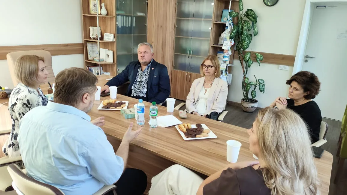 Ректорка Університету Вітовта Великого Інета Дабашинськієне під час візиту до Центру КНУ
